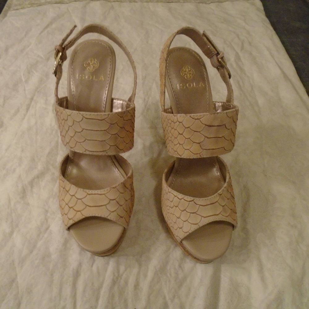 Isola Peach Snake Leather Heels/ Pumps Sz 6